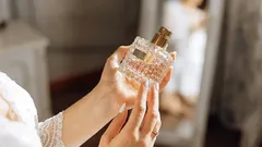 Niezapomniany zapach w twoim śladzie: 5 świątecznych perfum, dzięki którym ludzie rozpoznają cię, nawet jeśli cię nie zobaczą